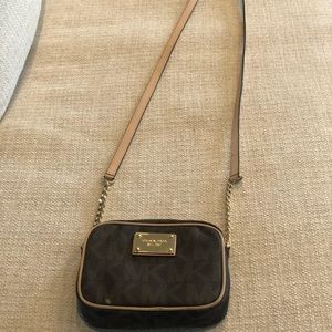 Michael Kors jet set cross body bag